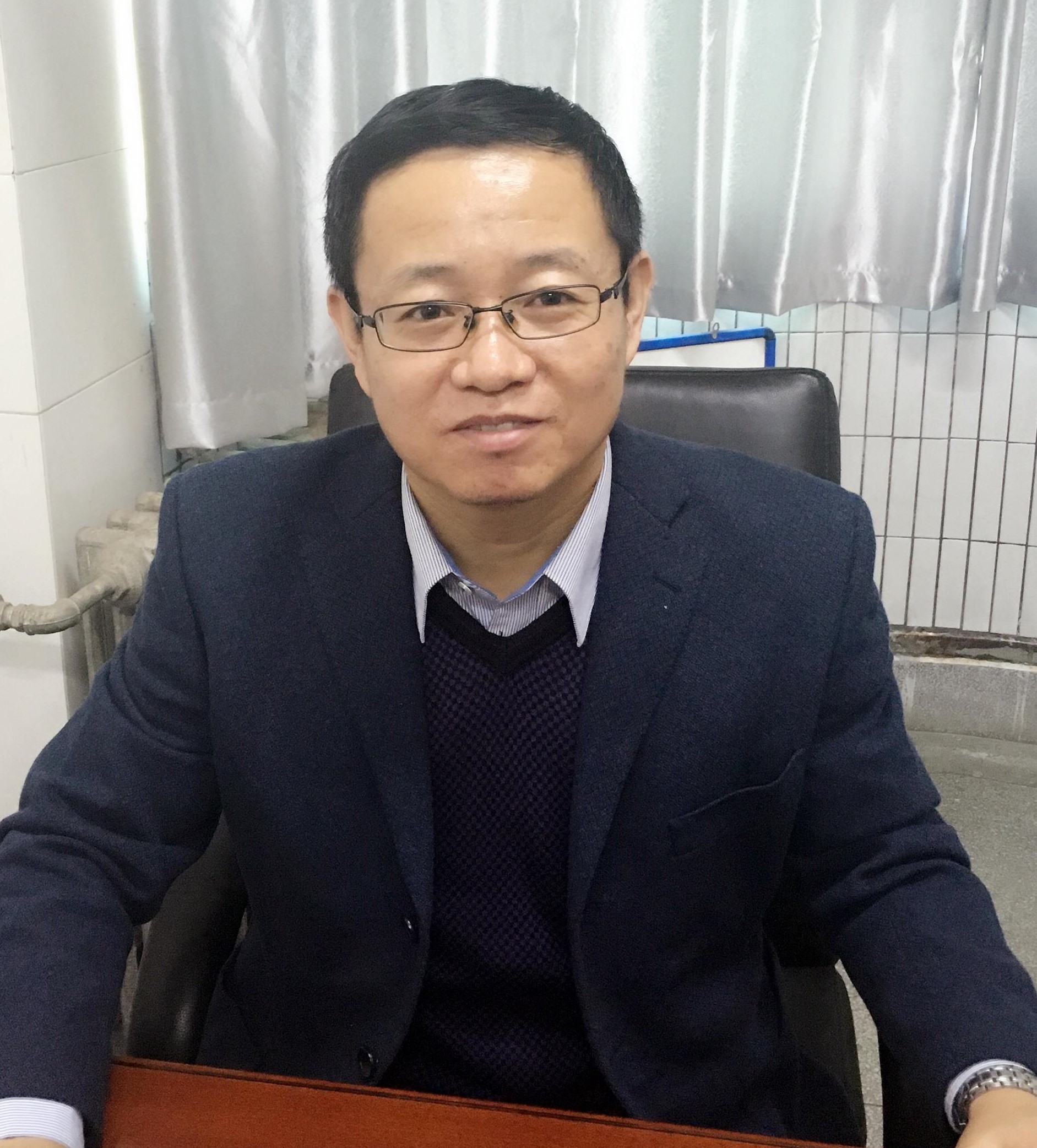 李建英研究领域(方向)研究领域:先进电工材料,电介质物理及其应用学术